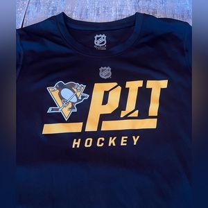 Boys 14-16 Pittsburg Penguins hockey tshirt